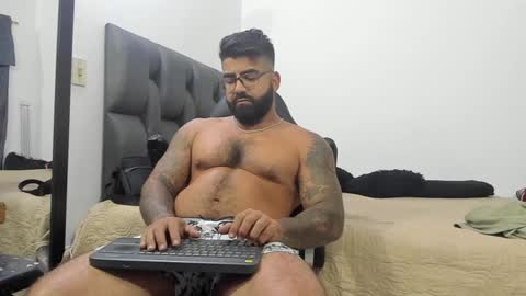 Leo online show from December 1, 11:14 pm