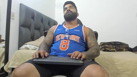 Leo online show from December 5, 10:45 pm