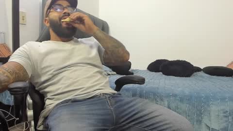 Leo online show from December 8, 1:13 am