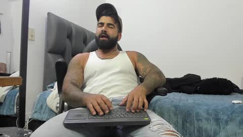 Leo online show from December 11, 10:27 pm