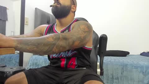 Leo online show from December 13, 1:59 am