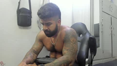 Leo online show from February 4, 3:47 pm