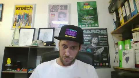 Snapshot of leonidascum chatting on June 5, 10:21 am leonidascum online show from June 5, 10:21 am