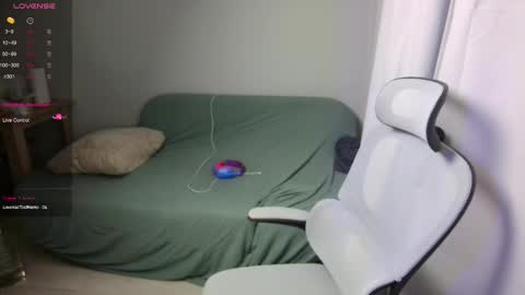 Snapshot of leonkissboy chatting on February 11, 9:58 am leonkissboy online show from February 11, 9:58 am