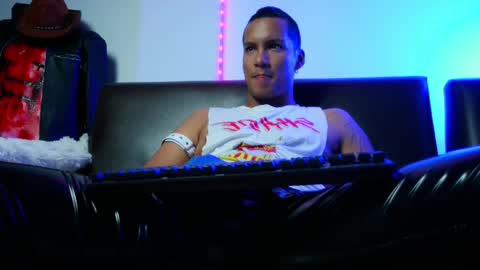 Lenardo jaramillo online show from December 19, 10:13 am