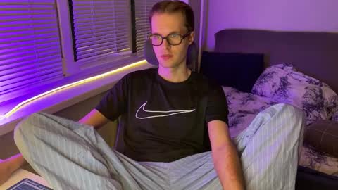 Leon online show from February 2, 4:38 pm