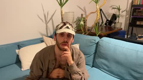 Snapshot of leonvampire chatting on February 1, 12:18 am Leon online show from February 1, 12:18 am