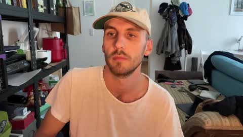 Snapshot of leonvampire chatting on October 10, 12:48 pm Leon online show from October 10, 12:48 pm