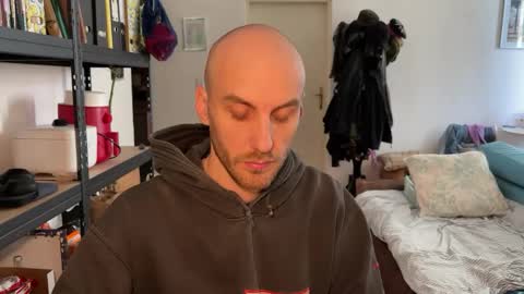 Leon online show from January 8, 9:33 am