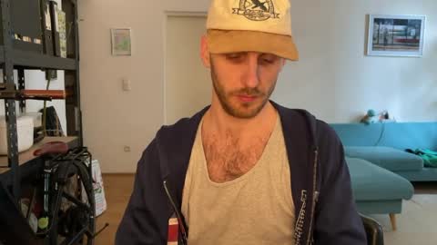 Leon online show from March 27, 1:00 pm