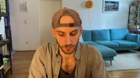 Leon online show from April 30, 7:14 am