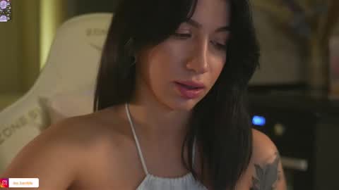 Leora online show from October 27, 5:28 pm