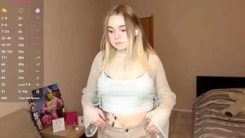 Snapshot of leotafredericks chatting on January 31, 7:56 pm Hello everyone Im Lora Its my first day Were going to have fun together online show from January 31, 7:56 pm