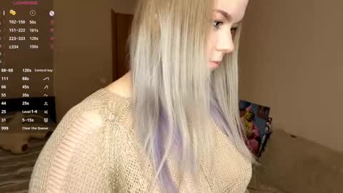Snapshot of leotafredericks chatting on February 8, 7:06 pm Hello everyone Im Lora Its my first day Were going to have fun together online show from February 8, 7:06 pm