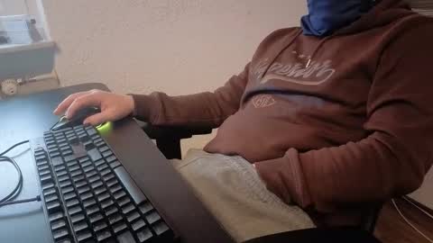 Leroy online show from November 20, 8:25 am