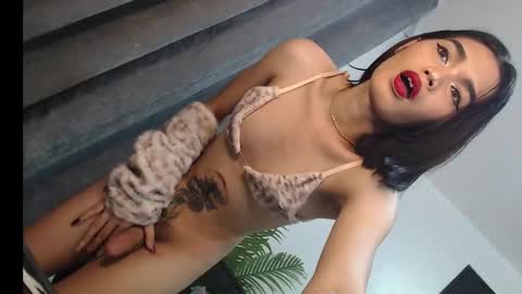 Snapshot of lesi_trisha chatting on March 1, 5:42 am Trisha18 online show from March 1, 5:42 am