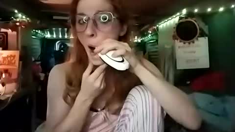 LesleyGumGrass- The Boring Trans girl online show from November 20, 8:30 pm