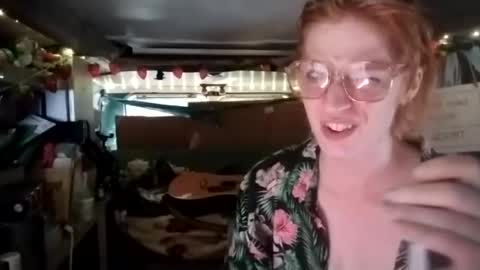 Snapshot of lesleygumgrass chatting on July 20, 5:15 pm LesleyGumGrass- The Boring Trans girl online show from July 20, 5:15 pm