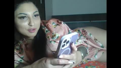 Snapshot of lesleythaylor chatting on February 19, 10:50 pm Lesley online show from February 19, 10:50 pm