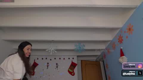 Snapshot of leslie9669 chatting on December 16, 9:09 pm Lesly online show from December 16, 9:09 pm