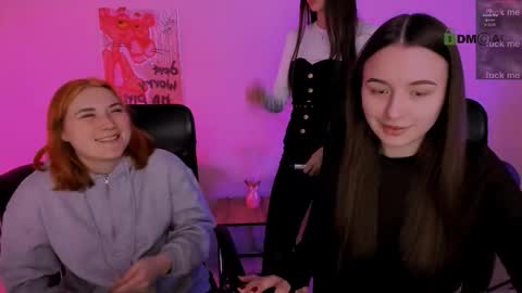 leslie_bird online show from February 10, 9:57 am