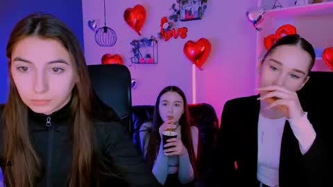 leslie_bird online show from March 4, 9:59 am