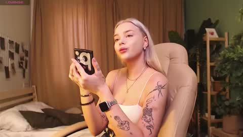 Stacey online show from February 12, 8:09 am