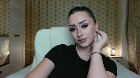 leslie_secret online show from December 4, 12:30 am