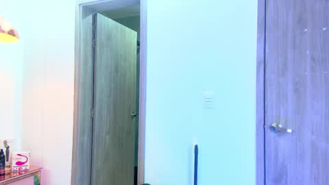 LeslieBush online show from January 18, 11:47 am