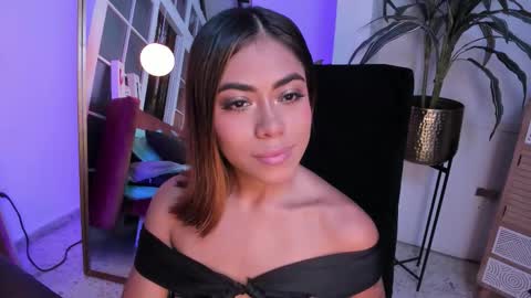 Snapshot of leslybailey chatting on September 19, 11:33 am Lesly Bailey online show from September 19, 11:33 am
