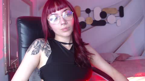 Snapshot of lessboobs_gh chatting on December 20, 3:53 pm Less  online show from December 20, 3:53 pm