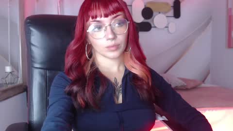 Snapshot of lessboobs_gh chatting on January 16, 12:09 pm Less  online show from January 16, 12:09 pm