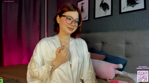 Lessi online show from April 29, 1:10 am