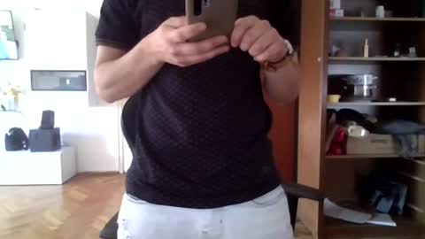 Snapshot of lestaro chatting on July 21, 1:02 pm neoglo online show from July 21, 1:02 pm