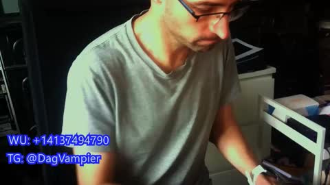 Vampiro Diurno online show from December 1, 12:54 pm