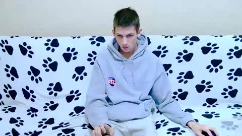 lester_broo online show from February 5, 6:18 am