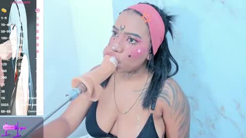Snapshot of leticia_lynn1 chatting on April 2, 9:45 pm LETI 3 online show from April 2, 9:45 pm