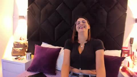 Snapshot of letiziia_sky chatting on February 3, 8:24 pm letiziia online show from February 3, 8:24 pm