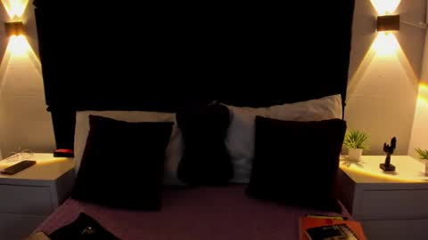 Snapshot of letiziia_sky chatting on November 8, 8:29 pm letiziia online show from November 8, 8:29 pm