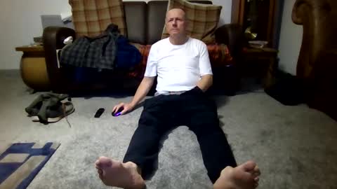 Snapshot of letmestrip chatting on November 21, 12:32 am paul online show from November 21, 12:32 am