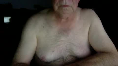 letscum2gether0 online show from December 6, 3:19 am