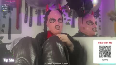 Julian Mask online show from November 28, 2:25 am