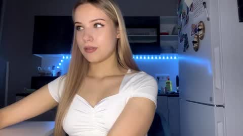Kate online show from May 5, 2:03 pm