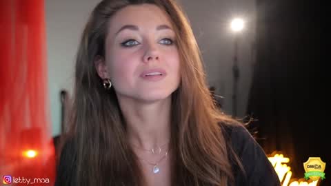 Letty Moa         - IG direct letty moa online show from December 18, 1:22 am