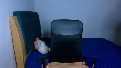 Snapshot of levii_7 chatting on January 17, 10:57 pm 0600AM-1200PM - online show from January 17, 10:57 pm