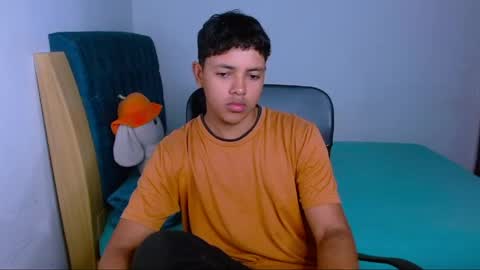 Snapshot of levii_7 chatting on February 26, 11:04 pm 0600AM-1200PM - online show from February 26, 11:04 pm