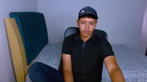 Snapshot of levii_7 chatting on March 30, 3:24 pm 0600AM-1200PM - online show from March 30, 3:24 pm