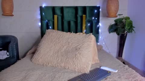 Snapshot of levy_steve chatting on December 21, 5:36 am LevySteven online show from December 21, 5:36 am