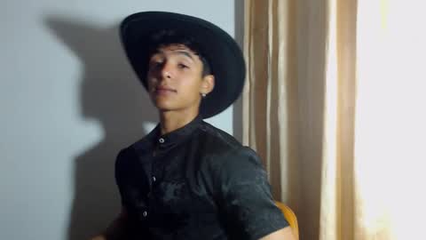 i  am lewis ly EDUARDO MEMDOZA15 online show from December 17, 5:30 pm