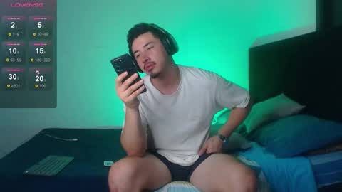 Snapshot of lex__miller chatting on February 12, 2:50 am lex__miller online show from February 12, 2:50 am